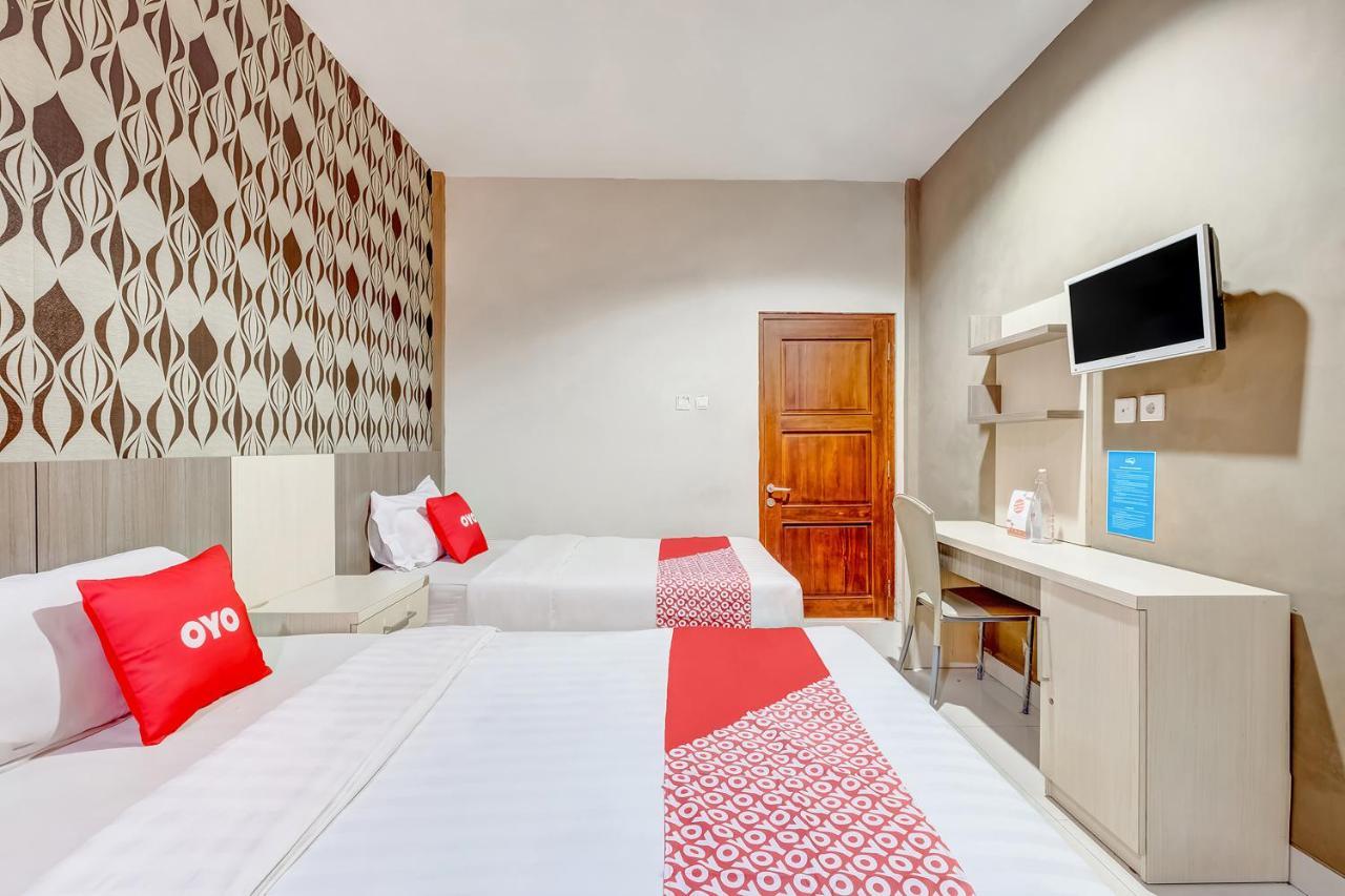 Oyo Flagship 3726 Tembok Batu Residence Tugu Exteriér fotografie