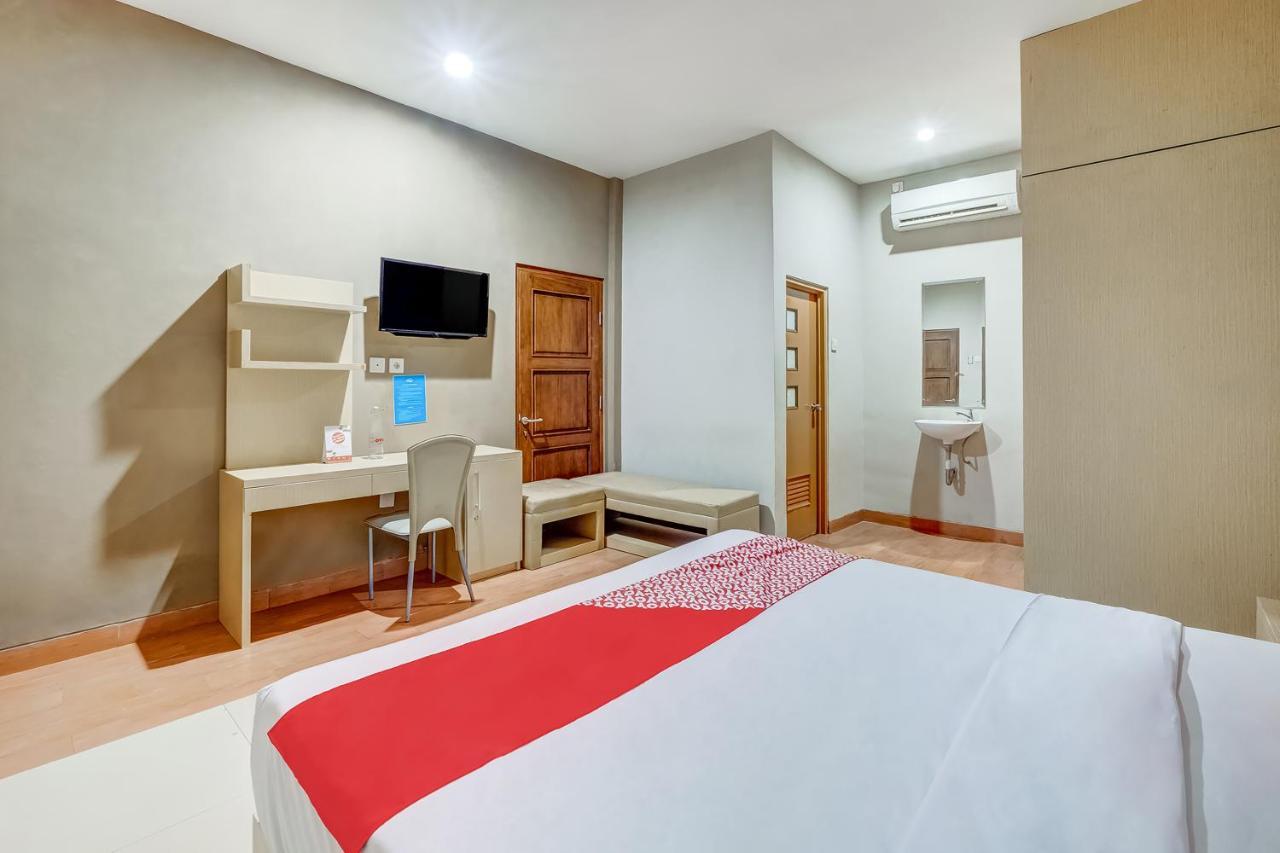 Oyo Flagship 3726 Tembok Batu Residence Tugu Exteriér fotografie
