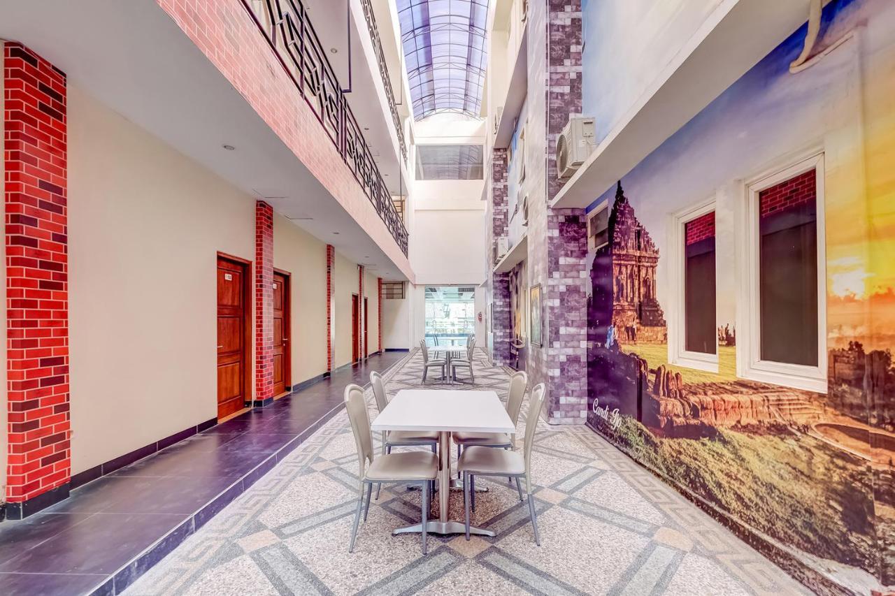 Oyo Flagship 3726 Tembok Batu Residence Tugu Exteriér fotografie